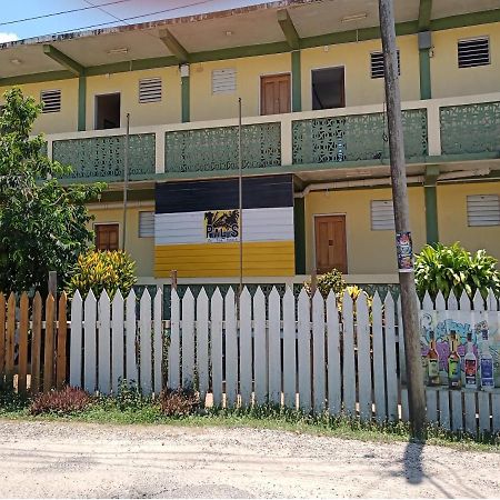 Pal'S On The Beach - Dangriga, Belize Экстерьер фото