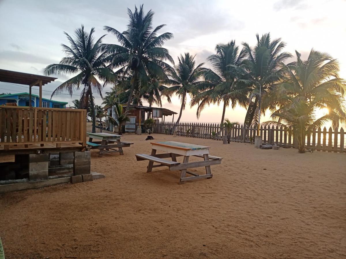 Pal'S On The Beach - Dangriga, Belize Экстерьер фото