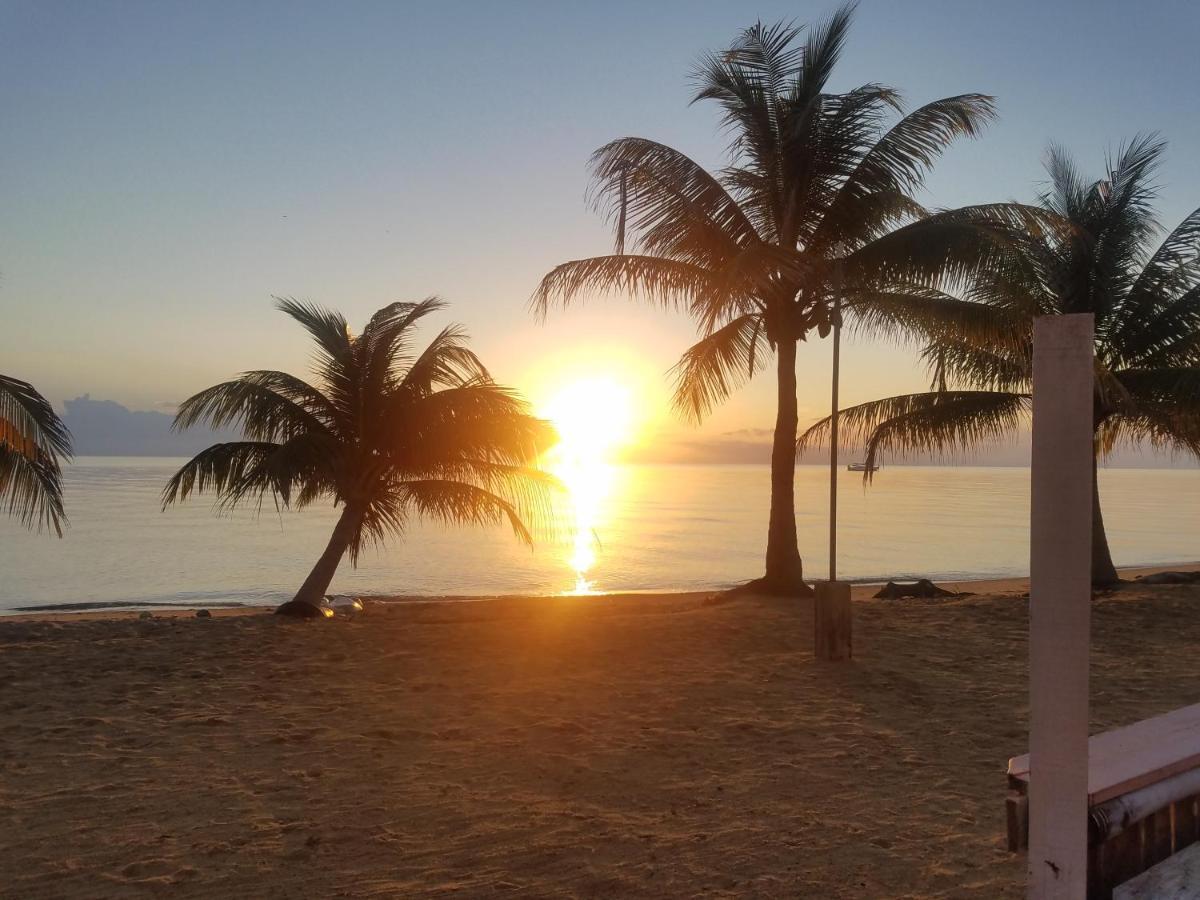 Pal'S On The Beach - Dangriga, Belize Экстерьер фото