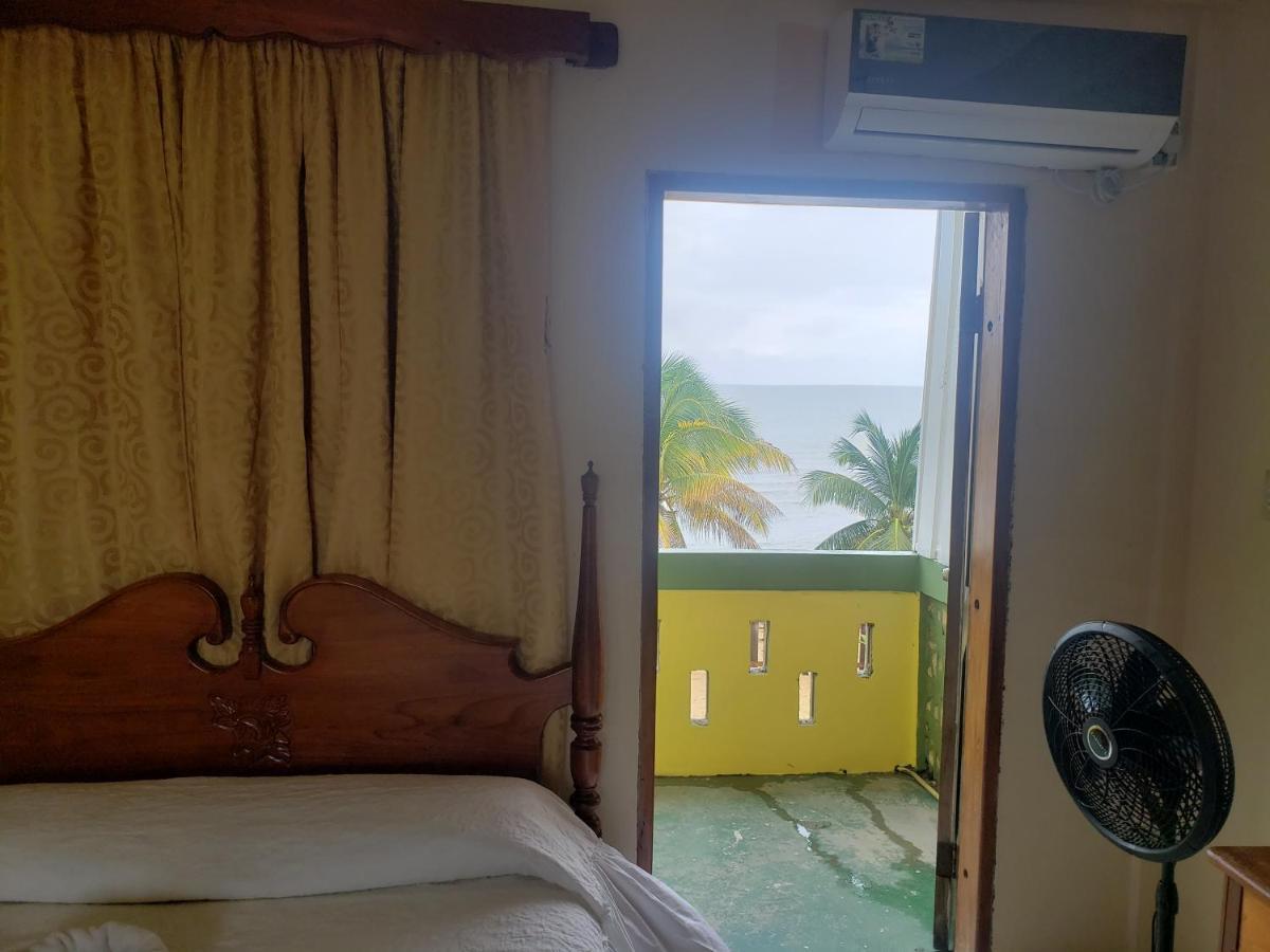 Pal'S On The Beach - Dangriga, Belize Экстерьер фото