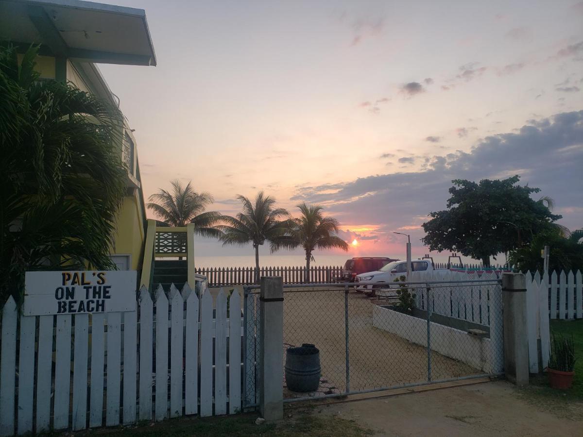 Pal'S On The Beach - Dangriga, Belize Экстерьер фото
